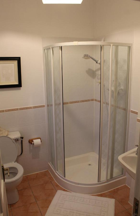Malin Head Stay SolasTobann ArtHouse Room 1 Ensuite Exterior foto
