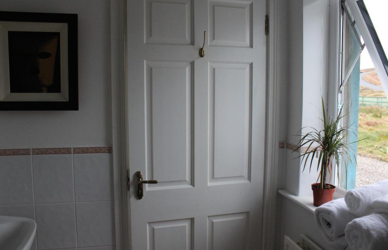 Malin Head Stay SolasTobann ArtHouse Room 1 Ensuite Exterior foto