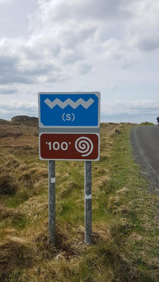 Malin Head Stay SolasTobann ArtHouse Room 1 Ensuite Exterior foto