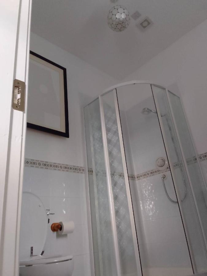 Malin Head Stay SolasTobann ArtHouse Room 1 Ensuite Exterior foto